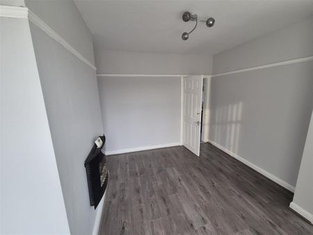 2 bedroom semi-detached house to rent - Photo 3
