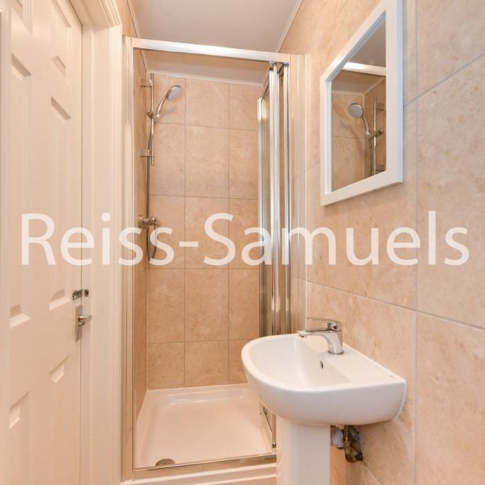 6 bedroom semi-detached house to rent - Photo 1