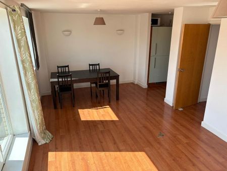 3 bedroom apartment to rent - Photo 2