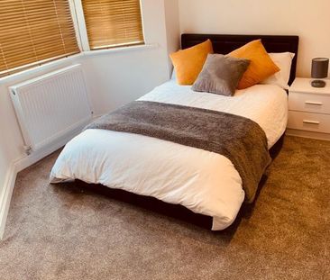 1 bedroom in a house share to rent - Photo 1