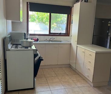 Close to everything. - Photo 5