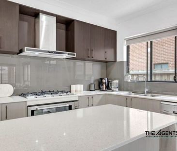 FOR LEASE: Modern & Stylish Family Home - Photo 6