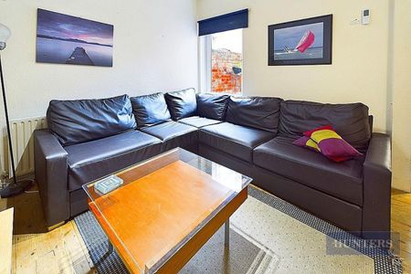 3 bedroom House To Let - Photo 3