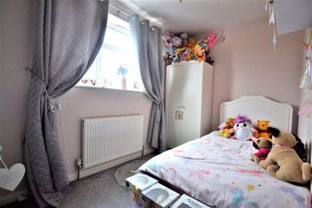 4 bedroom property to rent - Photo 2