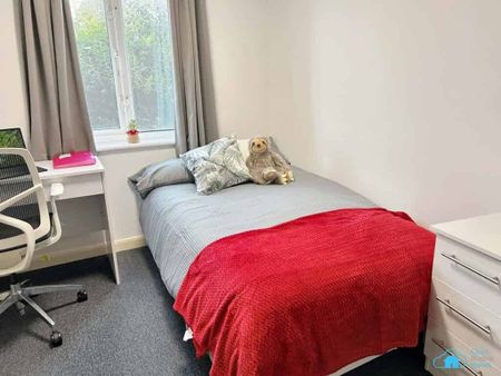 Classic En-suite Roebuck House - Photo 2