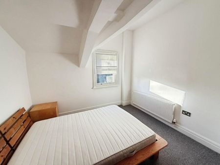 1 bedroom Flat To Let - Photo 2