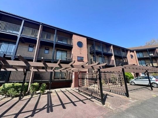 Castle Gardens, NG7, Property for rent - Photo 1