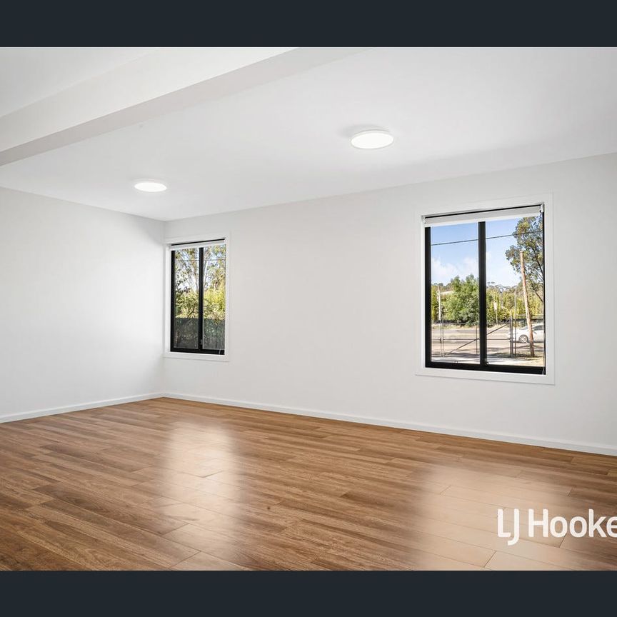 Newly Renovated 2 Bedroom Home - Available Now! - Photo 1