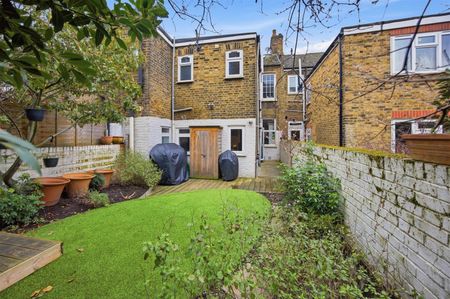 Kilburn Lane, Queens Park, London - Photo 5