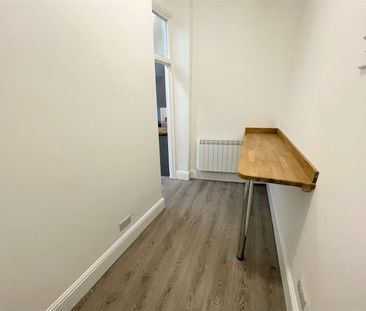 Upper High Street, Taunton, Somerset - Photo 2