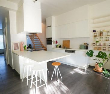 Huis te huur in Kortrijk voor € 1.025 met 3 slaapkamers - Photo 2