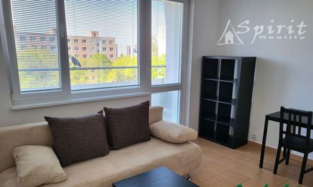 Na prenájom praktická garsónka oproti Ekonomickej Univerzite - Fotografia 2