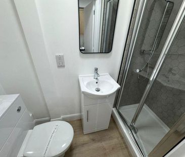 1 bedroom in a house share to rent - Photo 6