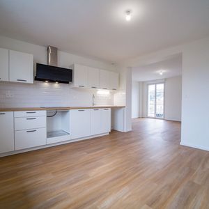 Location Appartement 5 pièces 83m² - Photo 2