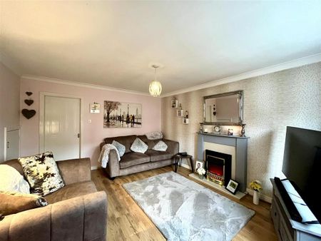 3 bedroom semi-detached house to rent - Photo 3