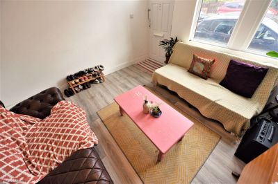 4 bedroom House in Gordon Terrace, Leeds - Photo 2