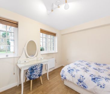 Edith Cavell Way, Woolwich, SE18, London - Photo 4