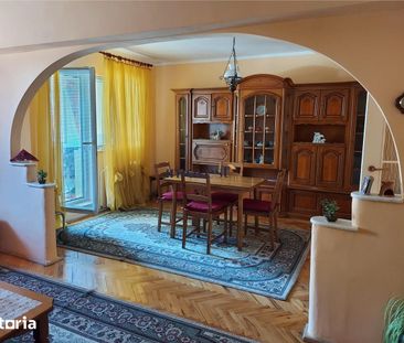 De inchiriat:Apartament cu 4 camere in zona Lucian Blaga - Fotografie 2