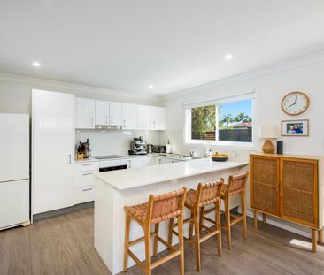 Charming, Private & Perfectly Positioned - Photo 1