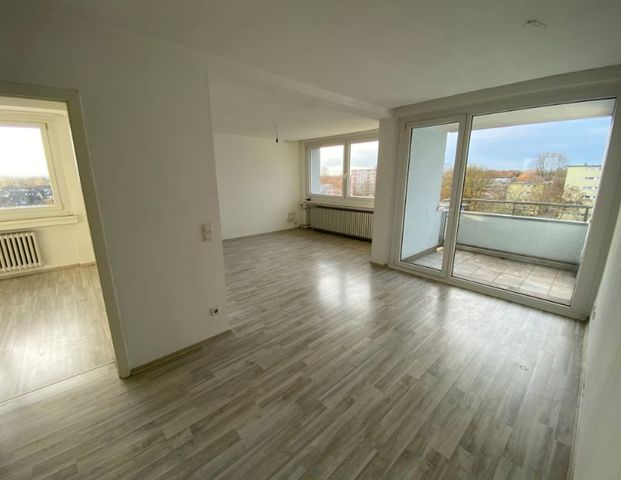 Aufzug vorhanden ! Möbel rein und fertig ! - Photo 1