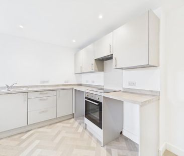 2 bedroom end of terrace house to rent - Photo 4