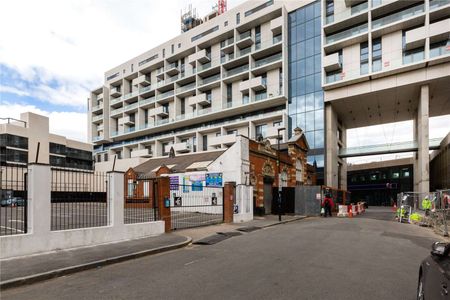 Excellent one bedroom apartment set within a new development just moments from Finsbury Park station. - Photo 4