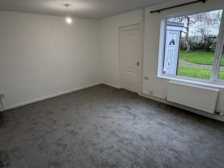 3 bedroom end of terrace house to rent - Photo 3