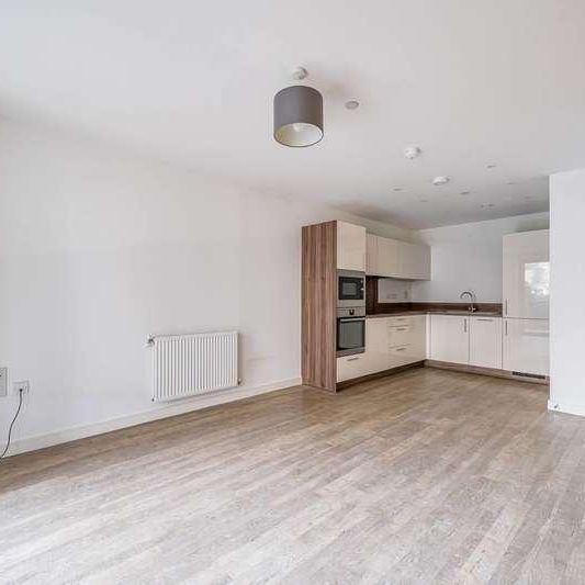 Kingfisher Heights, Royal Docks, E16 - Photo 1