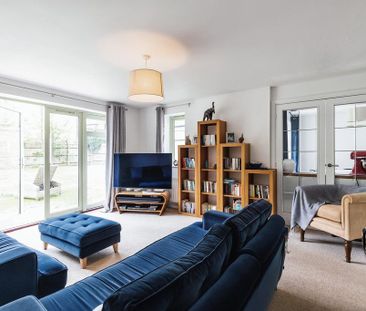 4 bedroom detached house to rent - Photo 1