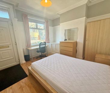 1 bedroom in a house share to rent - Photo 6
