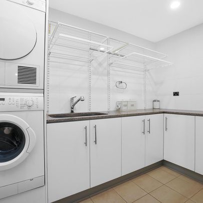 Beautifully Furnished Apartment at Evolution Apartments DARWIN - Photo 1