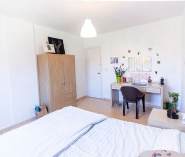 Plaza Honduras, Valencia, Valencian Community 46022 - Photo 1