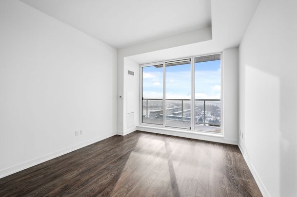 For Lease - 2 David Eyer Road Unit# 1221, Richmond Hill, Ontario - Photo 1