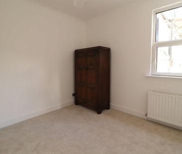 2 Bed Flat, Culverley Road, SE6 - Photo 4