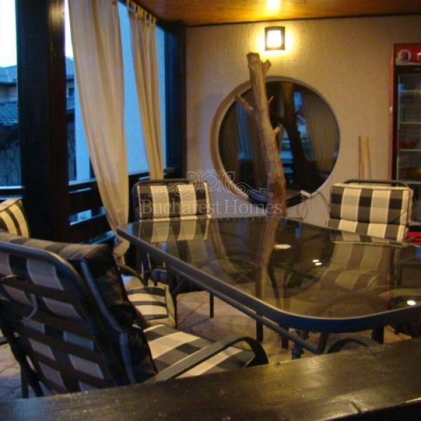 Beautifully Renovated Large Five Bed Villa with Pool, Pipera - Photo 1