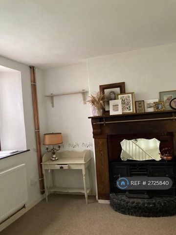 2 bedroom terraced house to rent - Photo 4