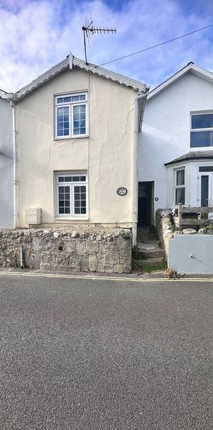 2 bedroom end of terrace house to rent - Photo 2