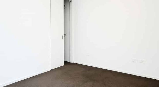 Newly Renovated 2-Bedroom Apartment in the Heart of Auckland CBD – $500/week - Photo 1