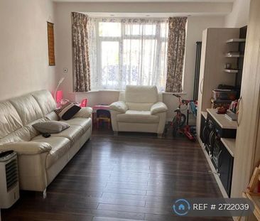 3 bedroom semi-detached house to rent - Photo 1