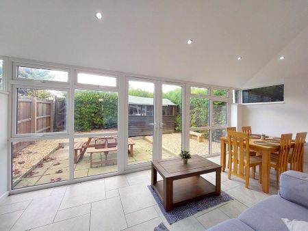 4 bedroom terraced house to rent - Photo 2