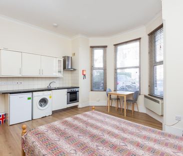 Studio Flat, Woodside Park Road, N12 - Photo 1