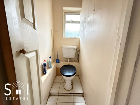 4 bedroom terraced house to rent - Photo 5