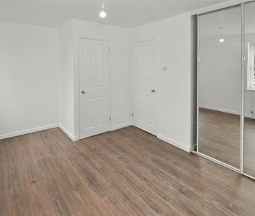 2 bedroom semi-detached house to rent - Photo 4