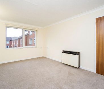 1 bedroom retirement property to rent - Photo 5