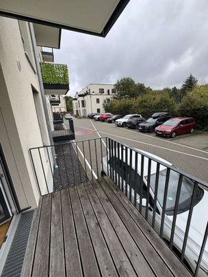 Wundersch&ouml;ne Erdgeschosswohnung mit toller EBK &amp; gem&uuml;tlichem Balkon im gr&uuml;nen Buch - Foto 1