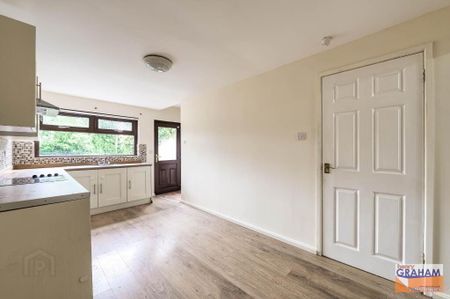 28 Low Road, Lisburn, BT27 4TJ - Photo 5