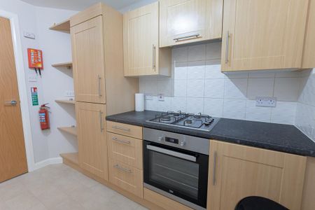 3 bedroom apartment to rent - Photo 5