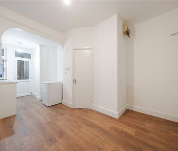 Victoria Road, N18, London - Photo 3