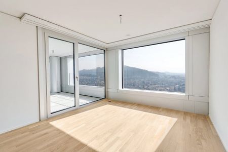 Modern living with unique views. - Photo 5