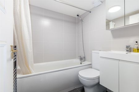 The Avenue, Queens Park, London - Photo 5